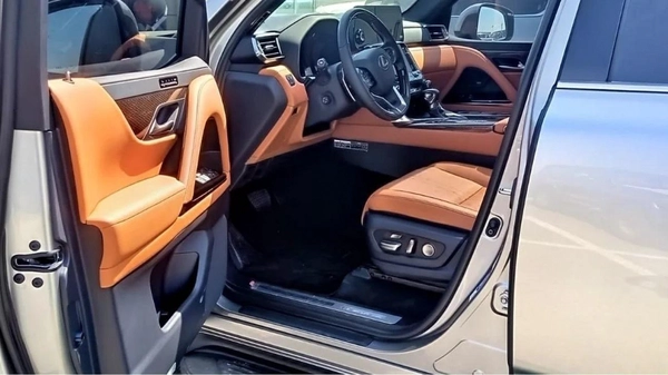 Lexus LX600 LEXUS LX 600 VIP LAUNCH EDITION