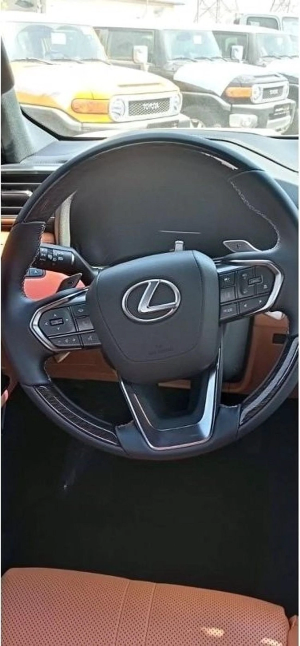 Lexus LX600 LEXUS LX 600 VIP LAUNCH EDITION
