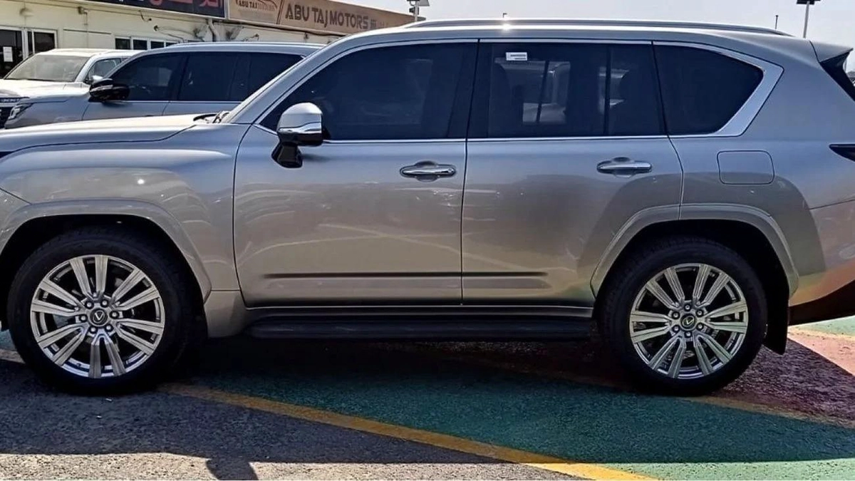 Lexus LX600 LEXUS LX 600 VIP LAUNCH EDITION