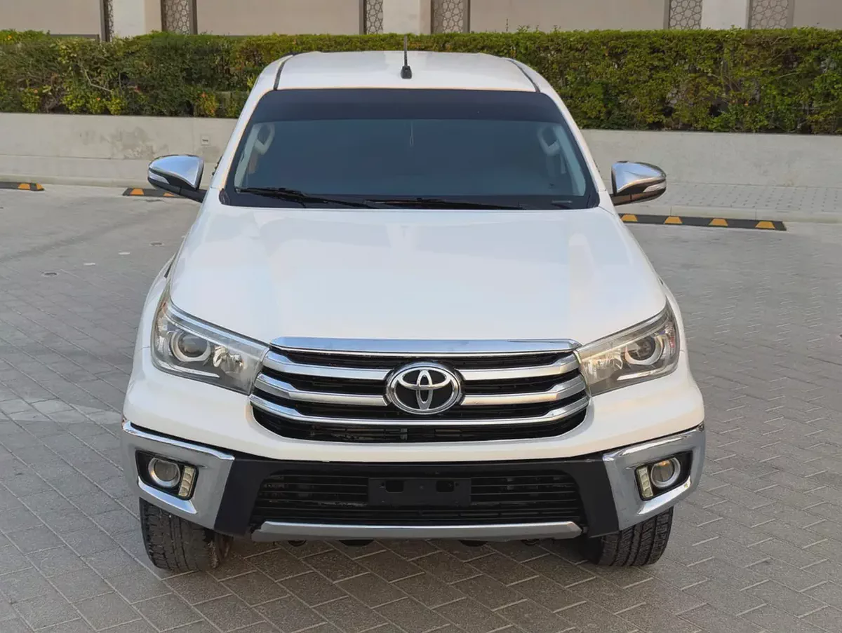 Toyota Hilux Diesel SR5 2020 GCC Specs Excellent Condition Full Option 2.8-2-2