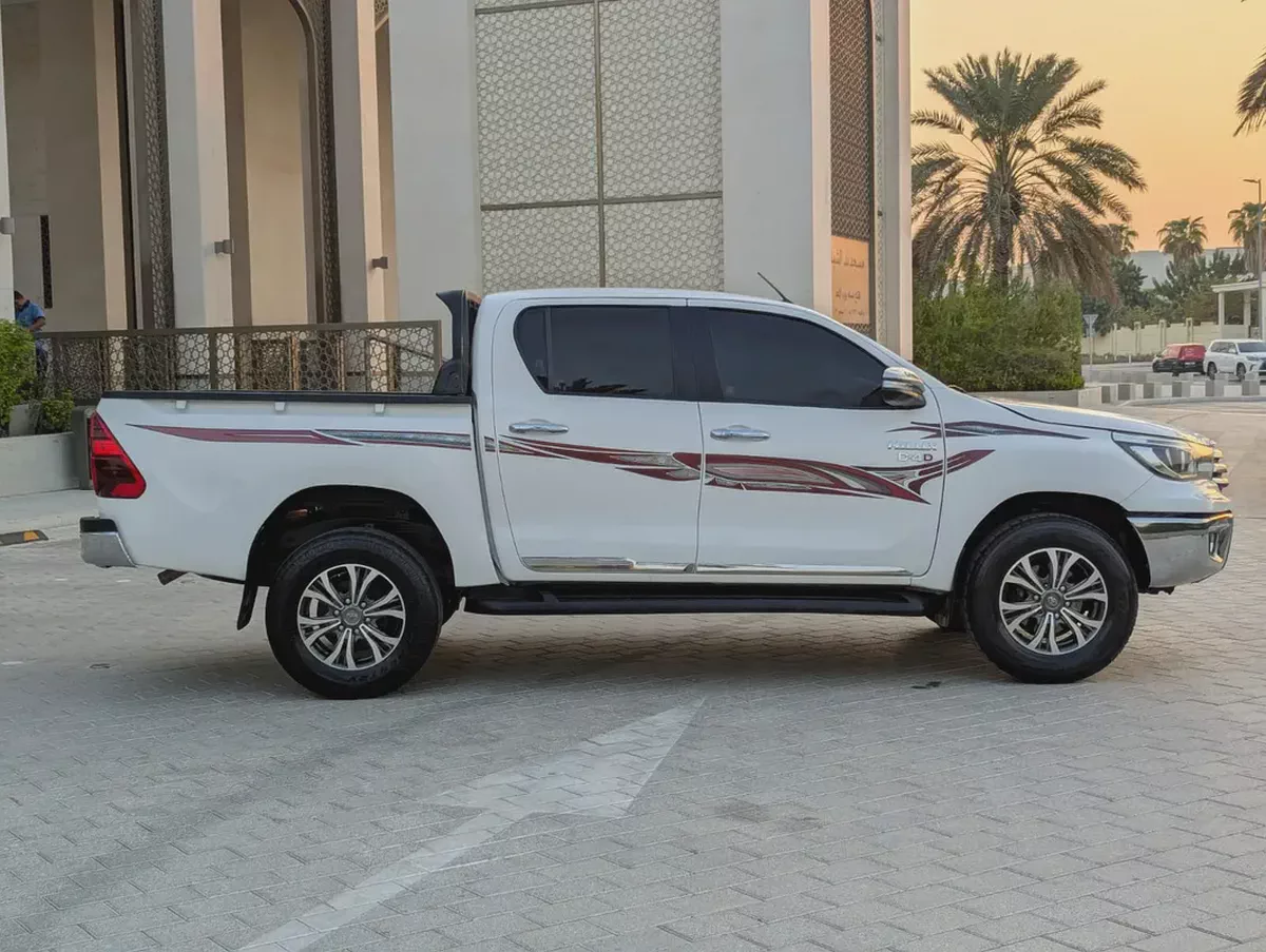 Toyota Hilux Diesel SR5 2020 GCC Specs Excellent Condition Full Option 2.8-3-3