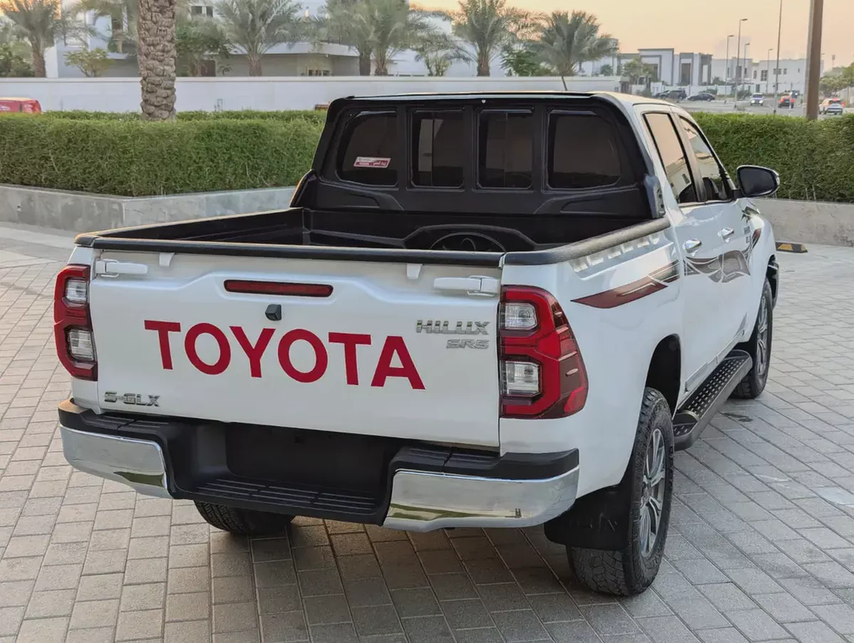 Toyota Hilux Diesel SR5 2020 GCC Specs Excellent Condition Full Option 2.8-5-5