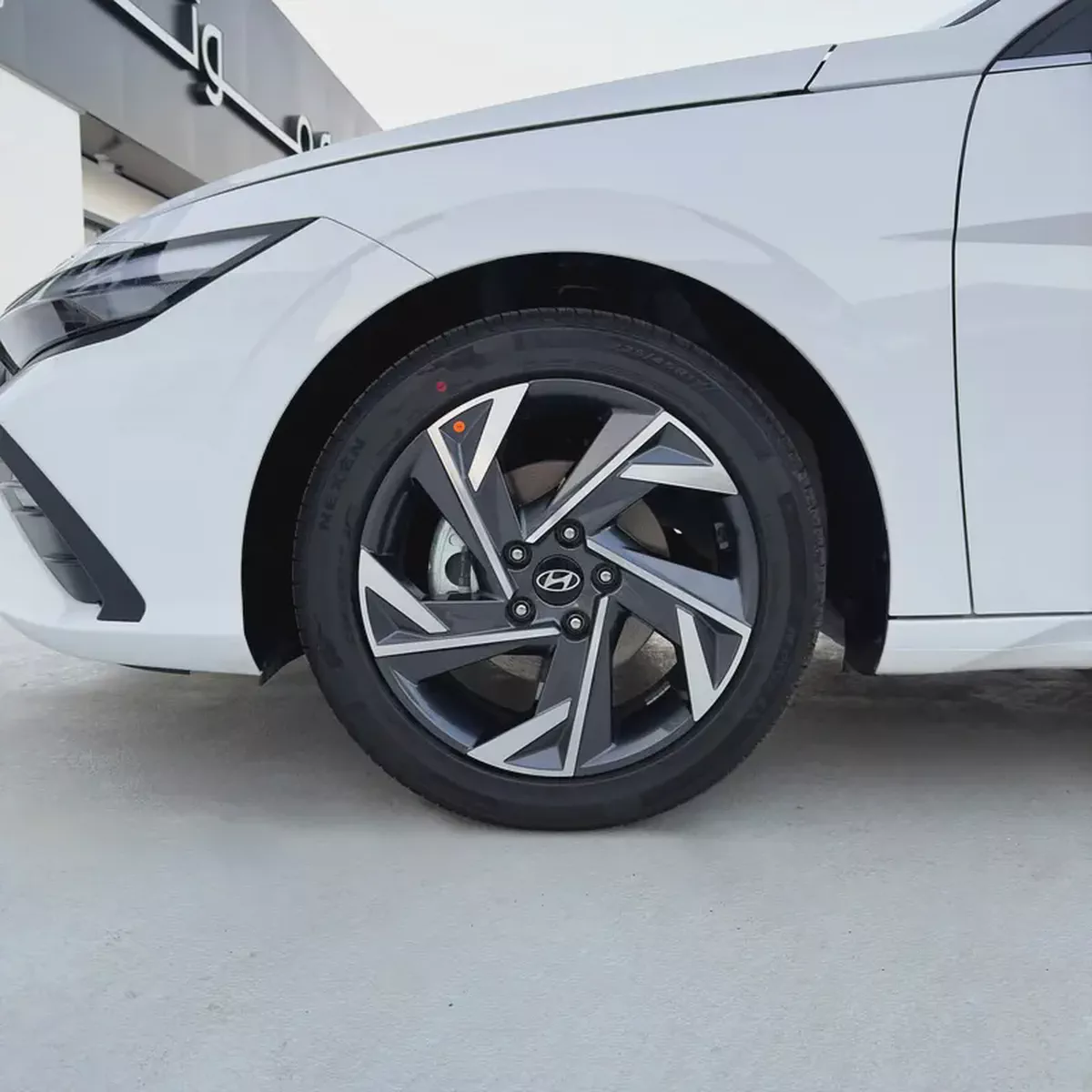 2026 Hyundai Elantra Inhouse finance Without bank 25k dp remaining easy emi-2-2
