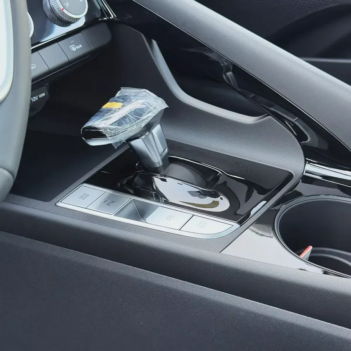 2026 Hyundai Elantra Inhouse finance Without bank 25k dp remaining easy emi-5-5