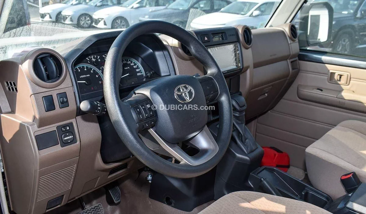 Toyota Land Cruiser 70 LC76 HT VXR HT VXR D/C AT 4.0-10-0
