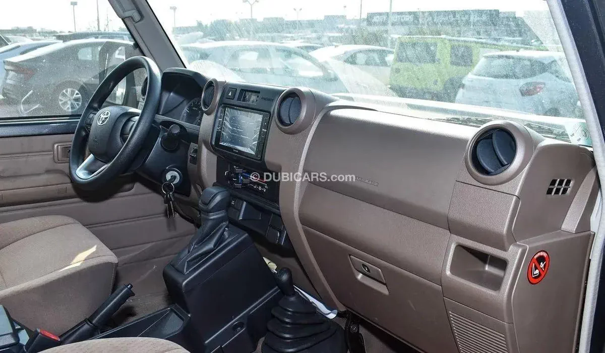 Toyota Land Cruiser 70 LC76 HT VXR HT VXR D/C AT 4.0-13-0