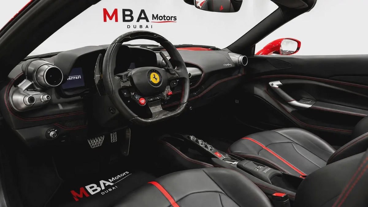 Ferrari F8 Spider 2023 GCC Specs - 4000 kms