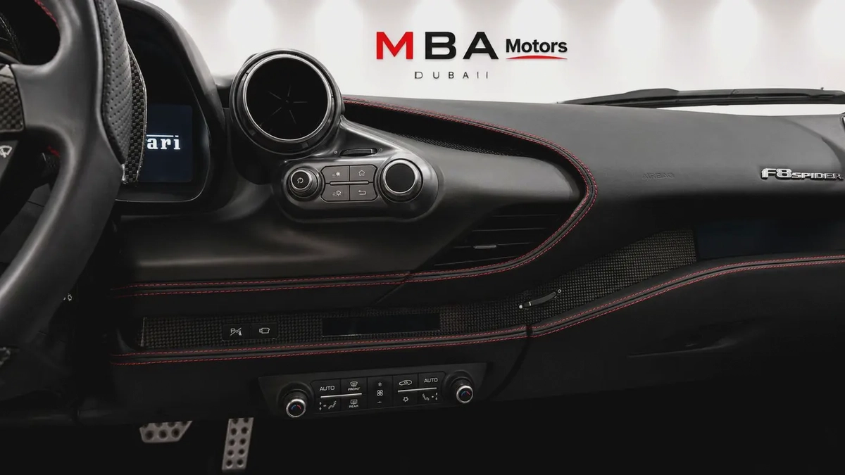 Ferrari F8 Spider 2023 GCC Specs - 4000 kms