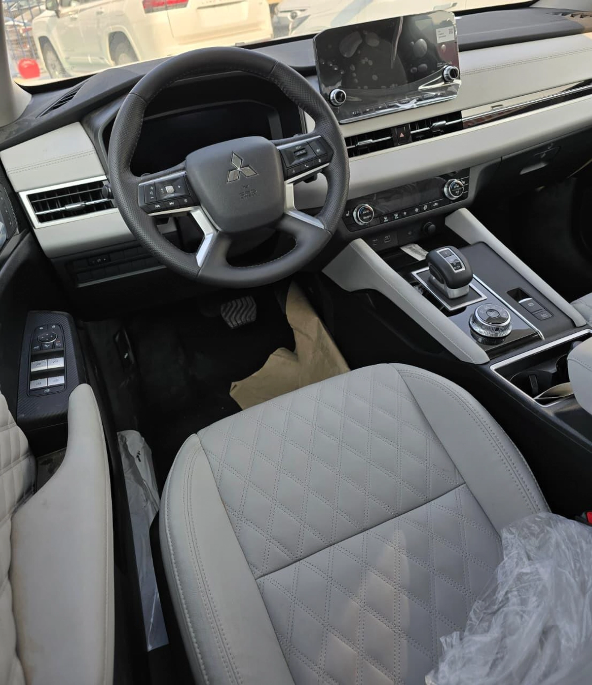 MITSUBISHI OUTLANDER H LINE-3-3