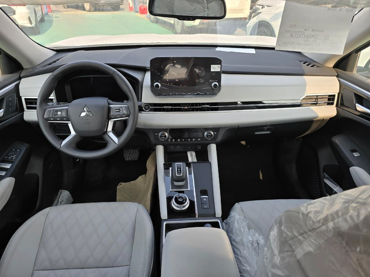 MITSUBISHI OUTLANDER H LINE-1-1