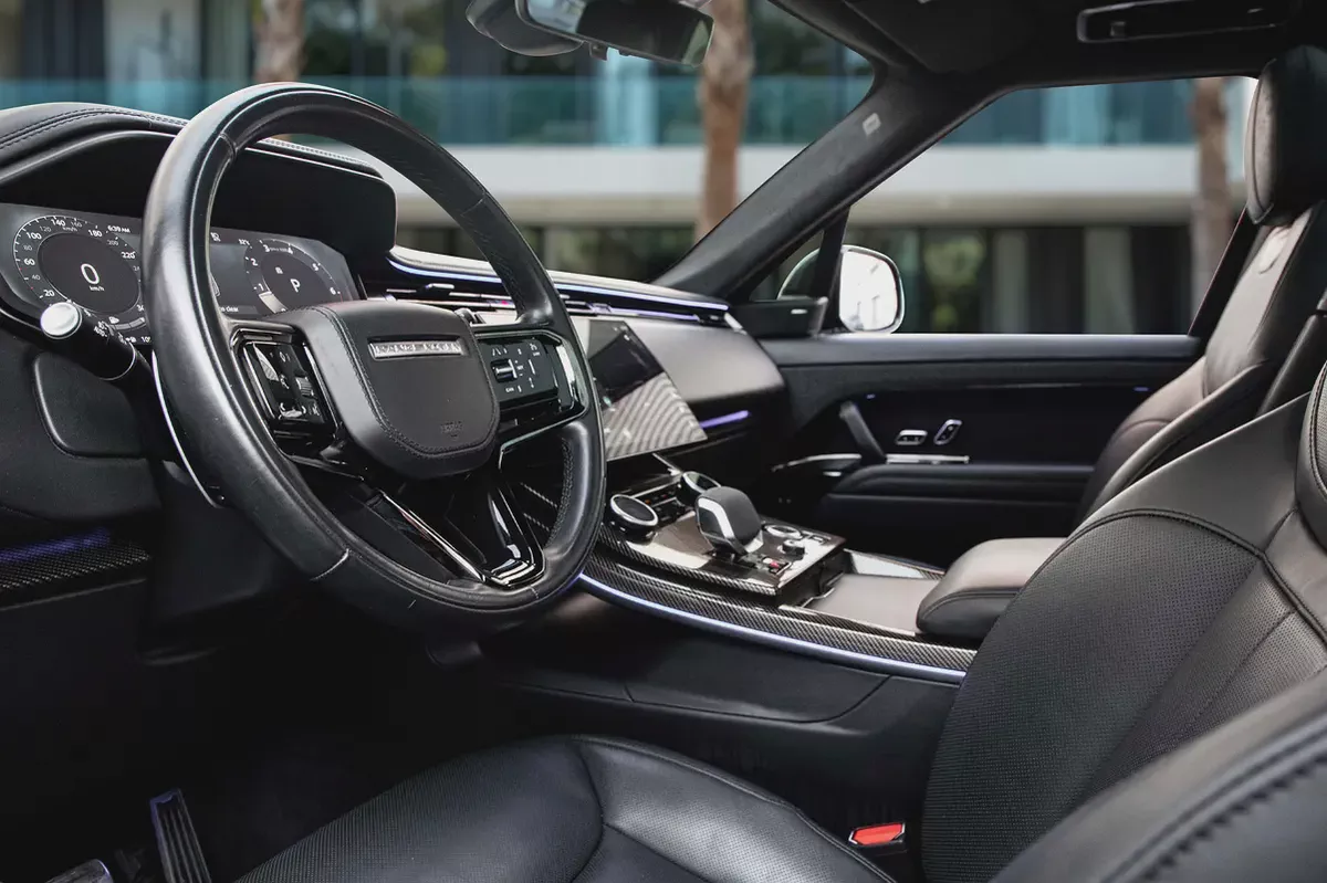 8,421 P.M | First Edition | V8 | Land Rover Warranty til May 2028 | 0% Downpayment-8-8