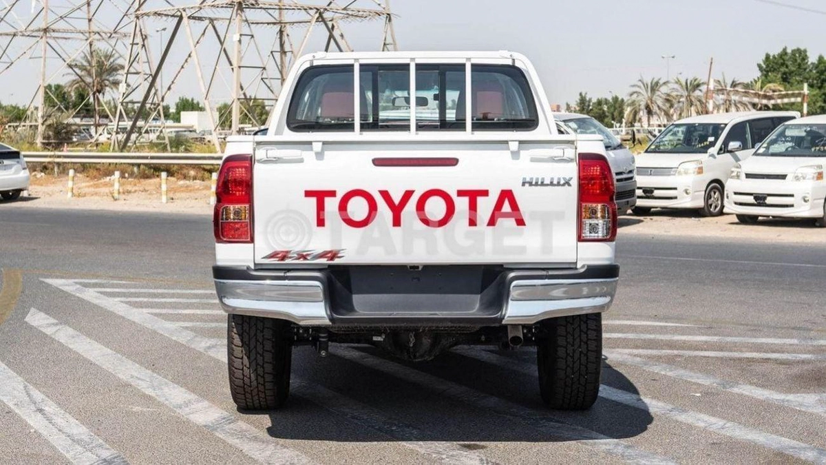 Toyota Hilux SGLX HILUX 2.4L AT 4WD DIESEL-5-0