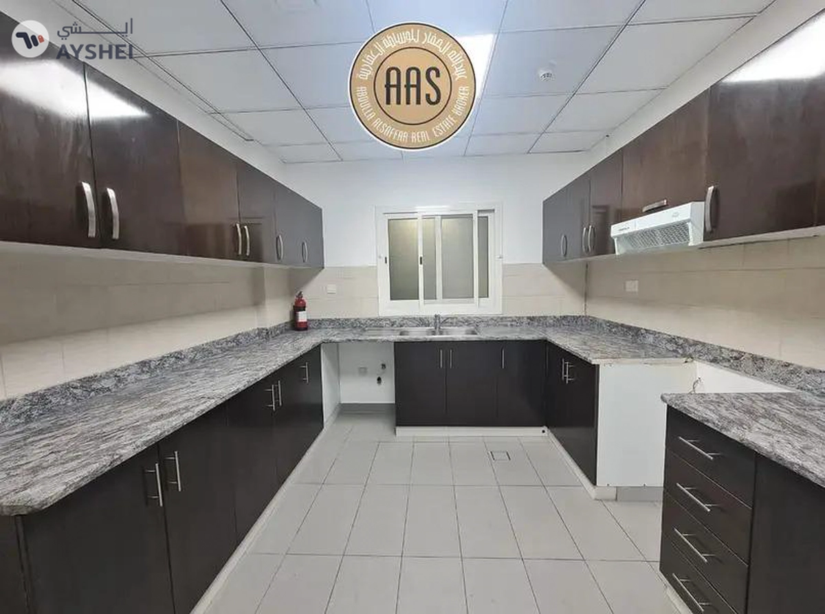 Luxurious and Spacious Chiller Free 2Bhk With Master Rooms Full Facilities-10-10