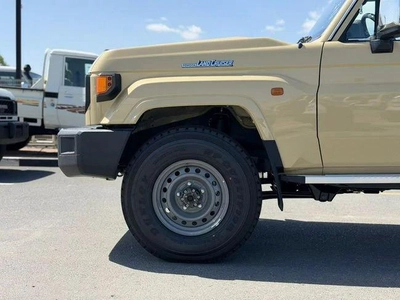 Toyota Land Cruiser Pick Up LC79 single cabina 4,0L Automatic model 2026 Basic Oman Spec-13
