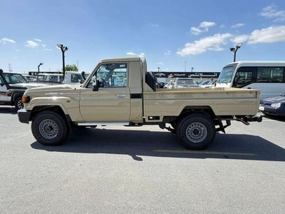 Toyota Land Cruiser Pick Up LC79 single cabina 4,0L Automatic model 2026 Basic Oman Spec-1