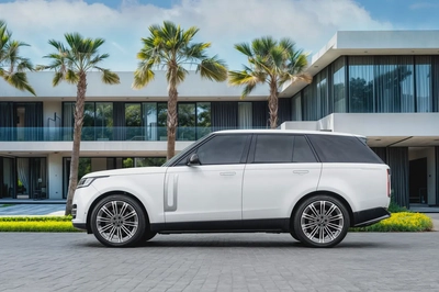 9,107 P.M | P530 | V8 | Autobiography | LR Warranty + S/Contract-1