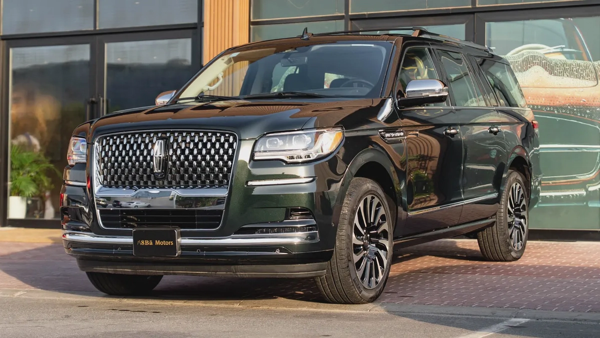 2024 Lincoln Navigator Presidential, Lincoln Warranty + Service Pack, Low Kms, 7-Seater, GCC-2-2
