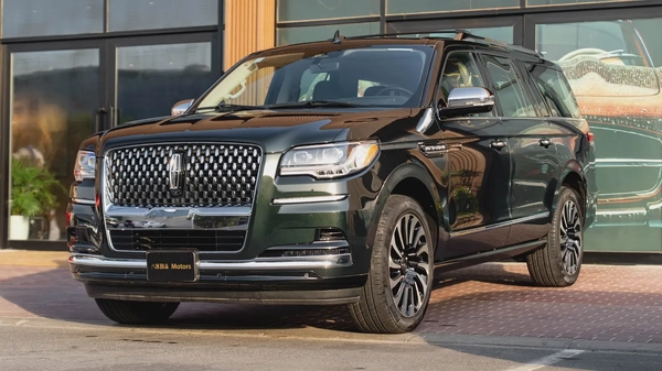 2024 Lincoln Navigator Presidential, Lincoln Warranty + Service Pack, Low Kms, 7-Seater, GCC
