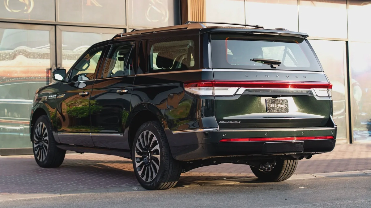 2024 Lincoln Navigator Presidential, Lincoln Warranty + Service Pack, Low Kms, 7-Seater, GCC-3-3
