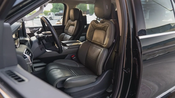2024 Lincoln Navigator Presidential, Lincoln Warranty + Service Pack, Low Kms, 7-Seater, GCC