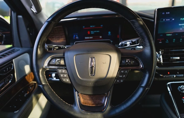 2024 Lincoln Navigator Presidential, Lincoln Warranty + Service Pack, Low Kms, 7-Seater, GCC