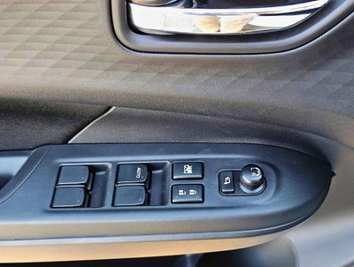Suzuki Swift GLX | DUAL TONE | 1.2L V4 PETROL | PUSH START | RADAR | DVD CAMERA | GCC | HIGH OPTION-10