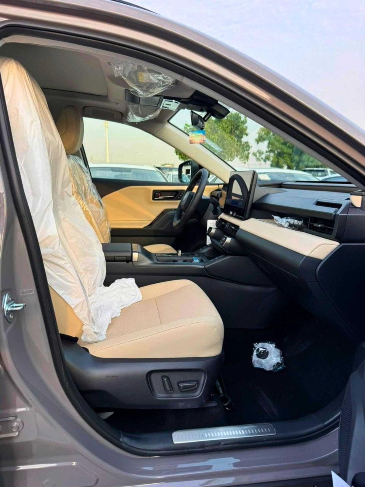 Toyota RAV4 LTD HEV HYBRID LIMITED || 2.5L V4 AWD | RADAR | PANORAMIC ROOF | AUTO PARK (CODE # R4HHS)-10-0
