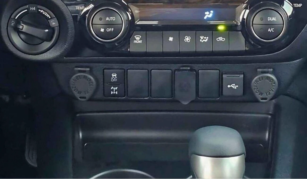 Toyota Hilux GLX Toyota hilux 4.0L petrol V6 A/T MY2026 EXPORT ONLY-11-0