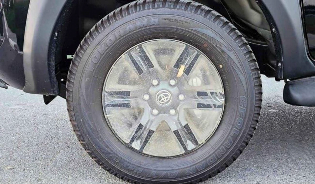 Toyota Hilux GLX Toyota hilux 4.0L petrol V6 A/T MY2026 EXPORT ONLY-4-0