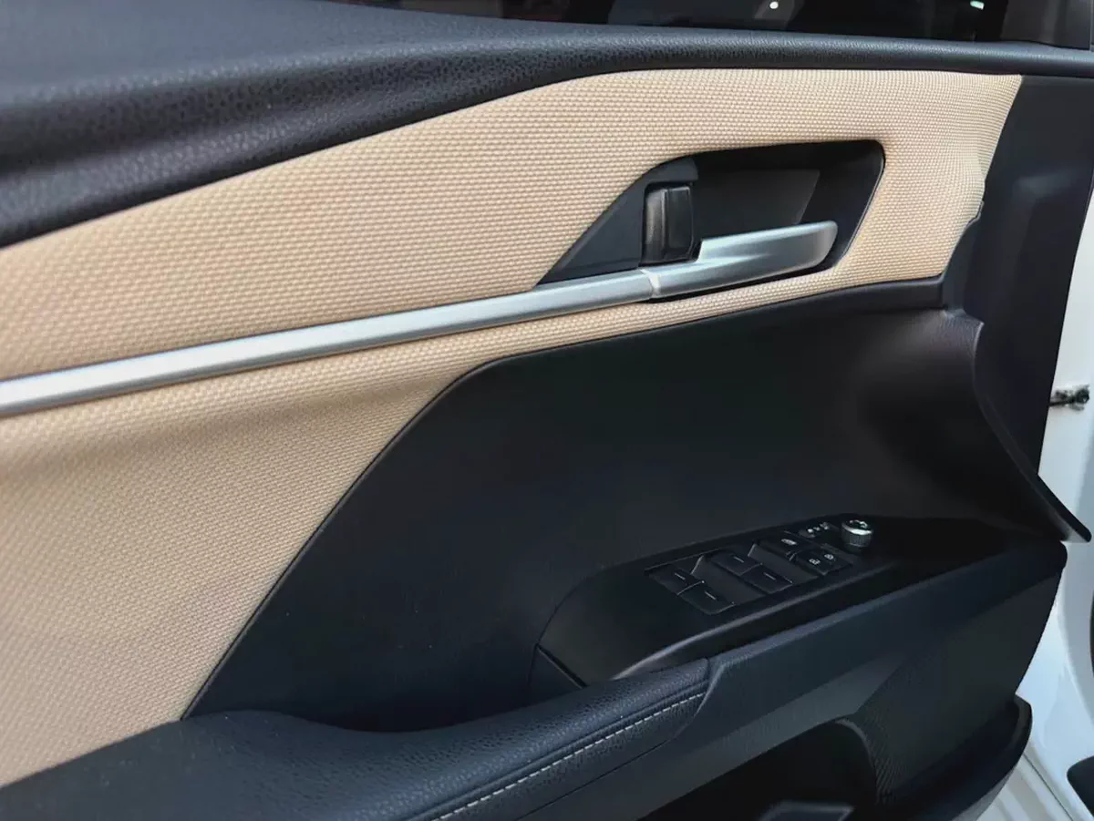 Toyota Camry E - plus hybrid 2025 | GCC Specs |-14-14