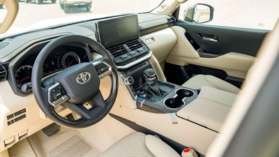 Toyota Land Cruiser VXR 3.5L-6