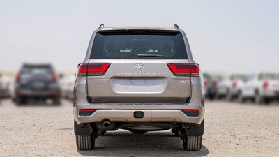 Toyota Land Cruiser VXR 3.5L-17