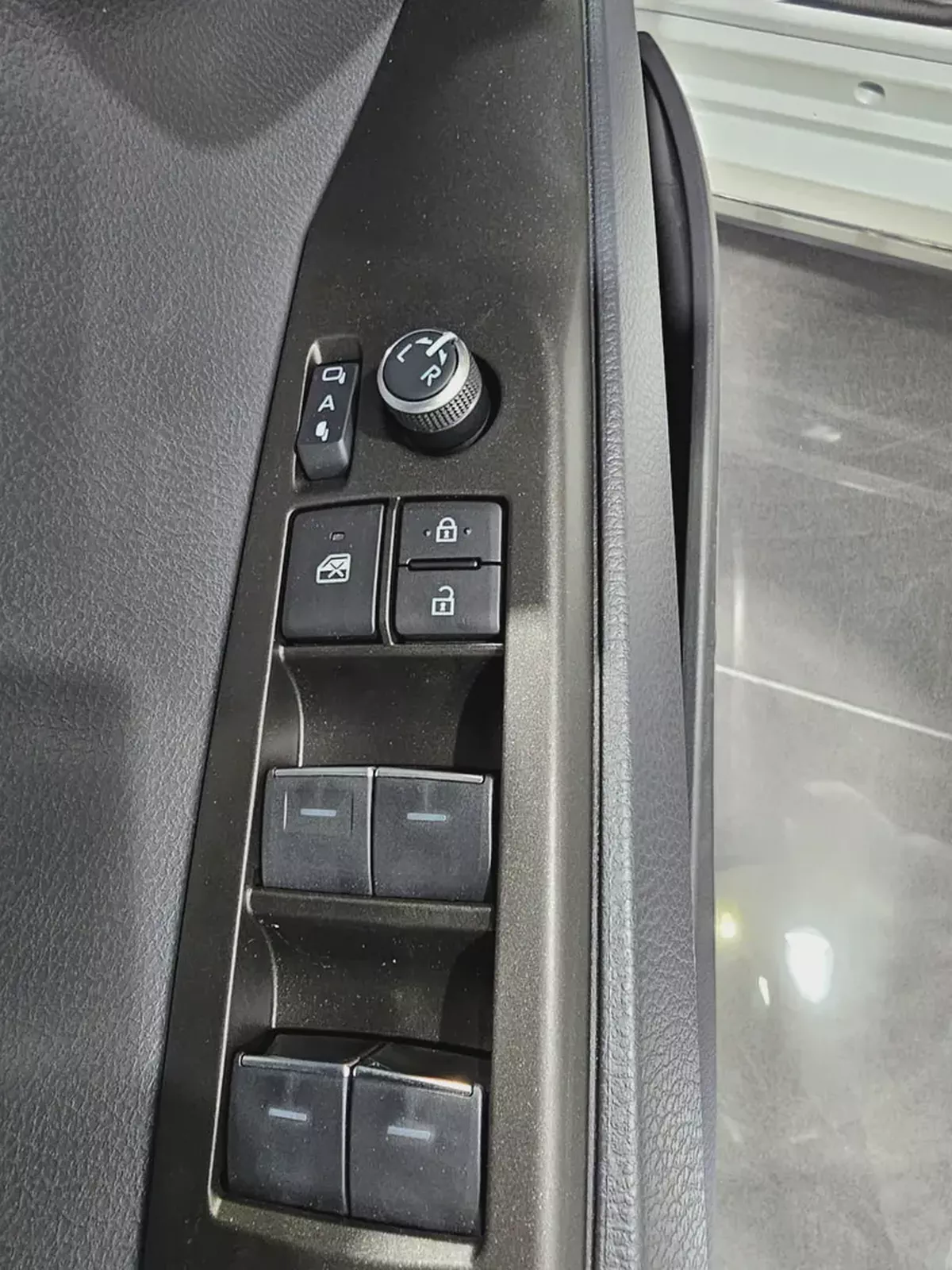 Toyota Camry GLE 2026 GCC Specs - New car 0 k-12-12
