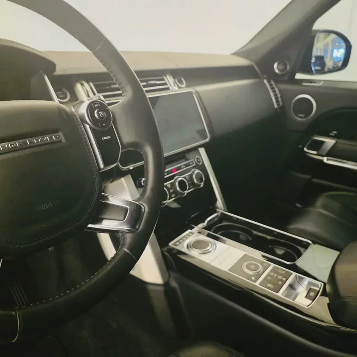 AED 1219 PM | RANGE ROVER VOGUE LE 2013 | BLACK PACK | PARTIAL AGENCY HISTORY | 1 YEAR WARRANTY| GCC-11-11