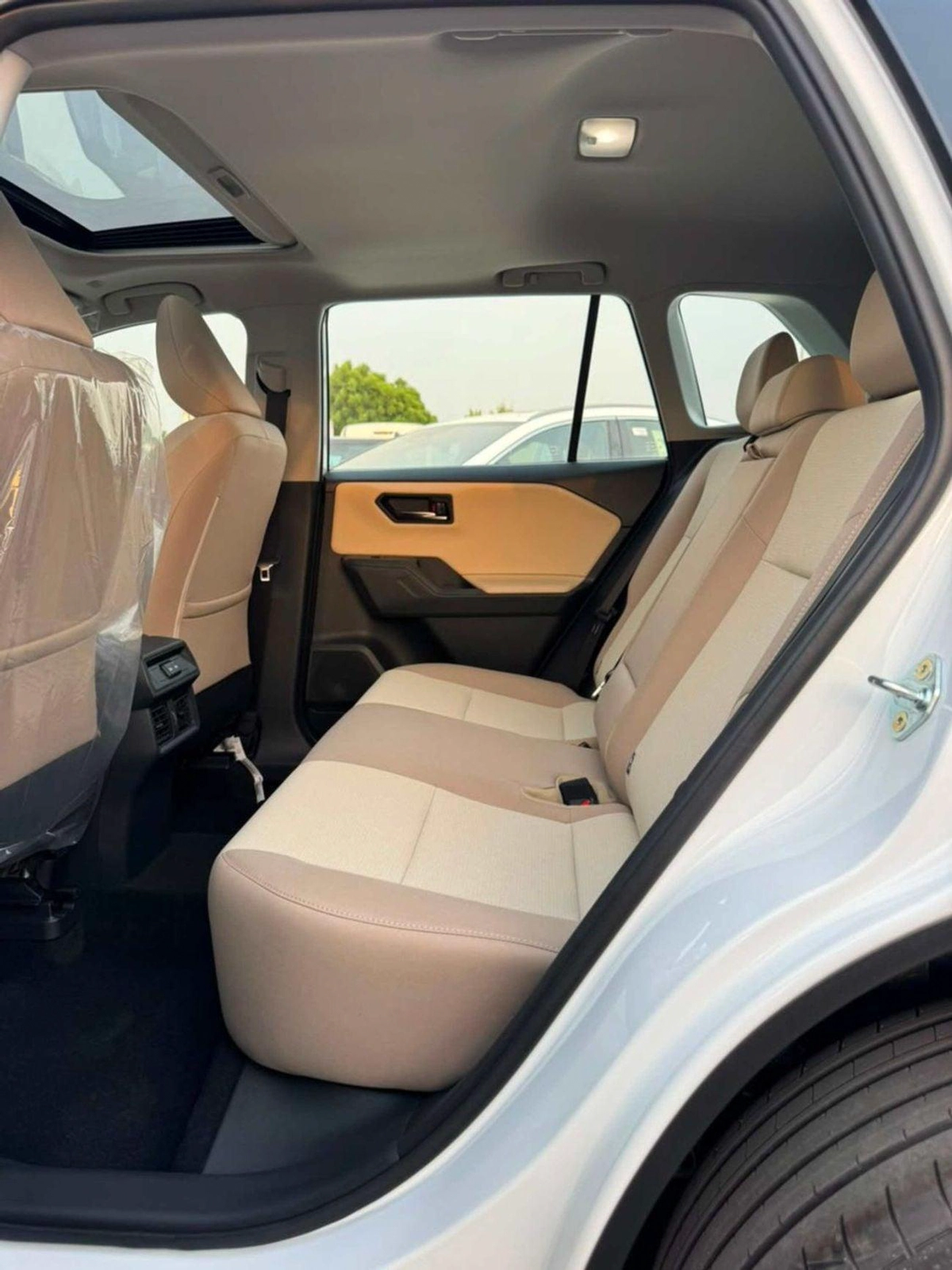 Toyota RAV4 XLE-G MID OPTION || 2.0L PETROL V4 / SUNROOF / DRIVER PWR SEAT /BIG DVD / REAR CAMERA (CODE#RVPXLEO)-11-0