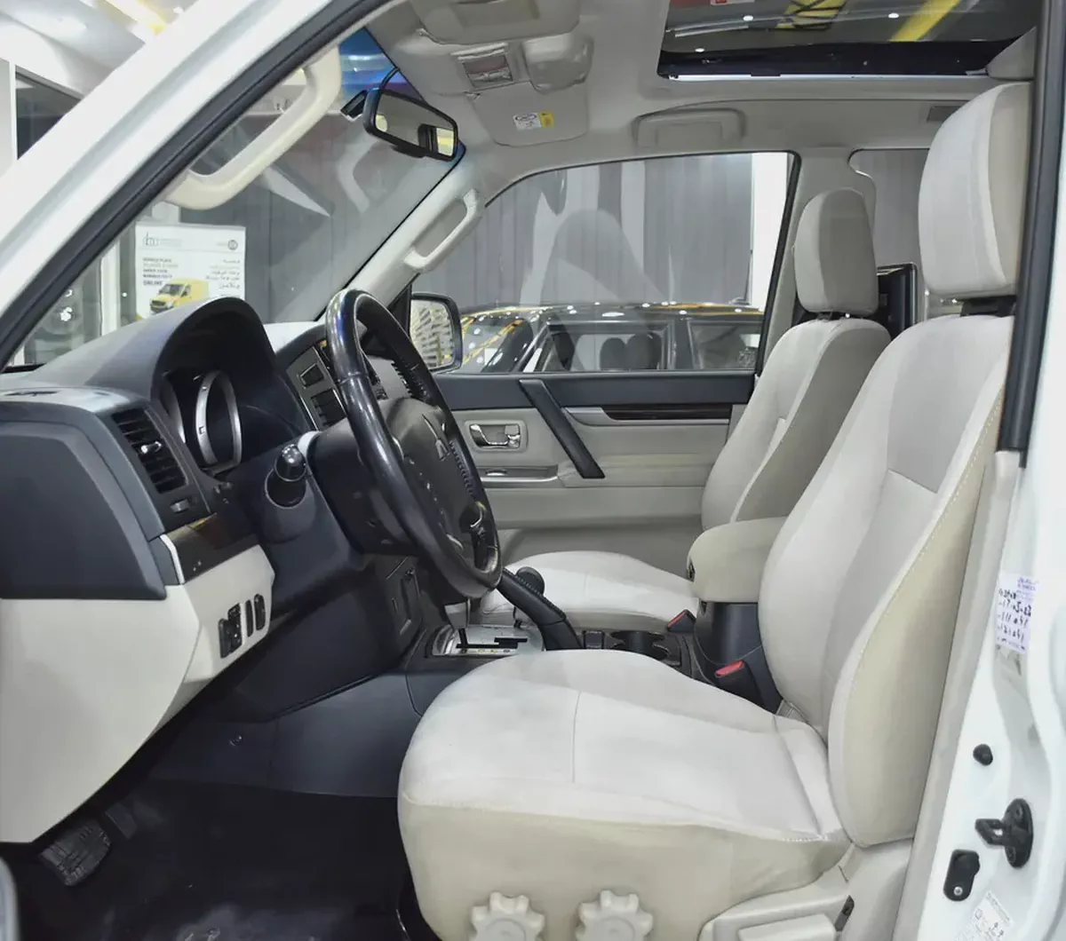 AED 971 EMi at 0% DP | Mitsubishi Pajero GLS ( 2019 Model ) in White Color GCC Specs-9-9