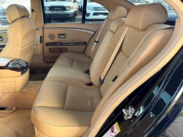 BMW | 7 SERIES | 750i | 2007 | BEIGE INTERIOR | ONLY : 85,885 KM | JAPAN IMPORT | CLEAN TITLE
