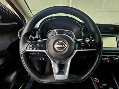 Nissan Kicks SV / 1.6 V4/ LOW MILEAGE / MINT CONDITION-11