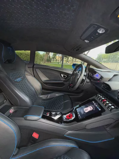 2023 Lamborghini Huracan EVO Coupe | GCC Specs | Pristine Condition-17