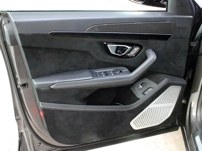2024 - Lamborghini Urus Performante-10