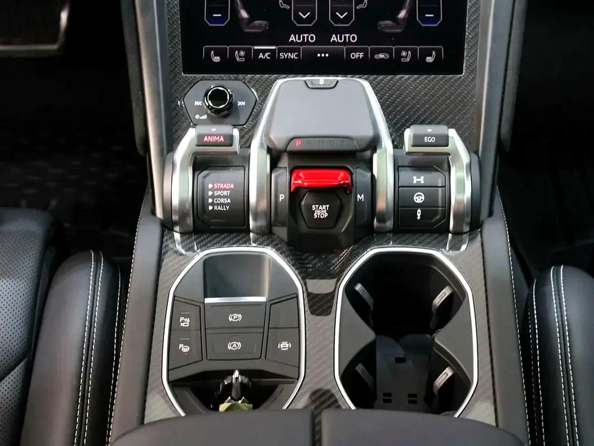 2024 - Lamborghini Urus Performante-13-13