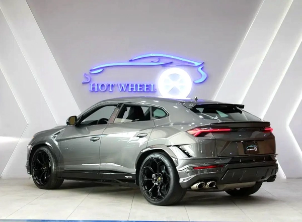 2024 - Lamborghini Urus Performante