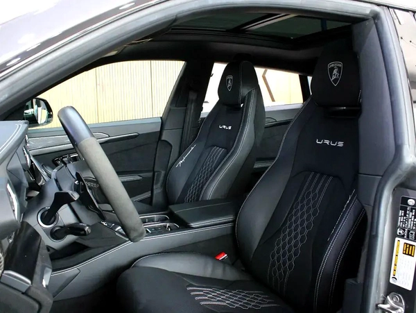 2024 - Lamborghini Urus Performante