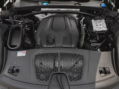 2022 Porsche Macan T-14