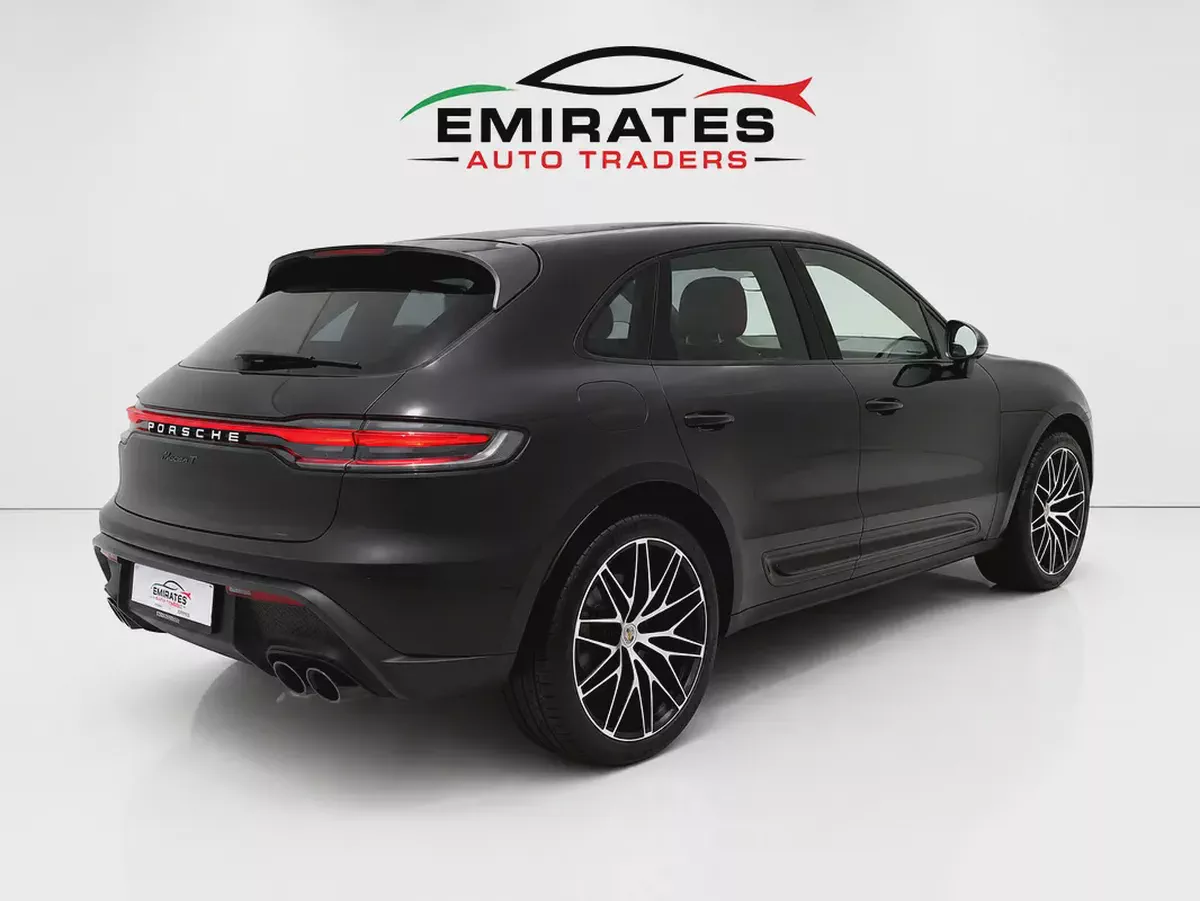 2022 Porsche Macan T-4-4
