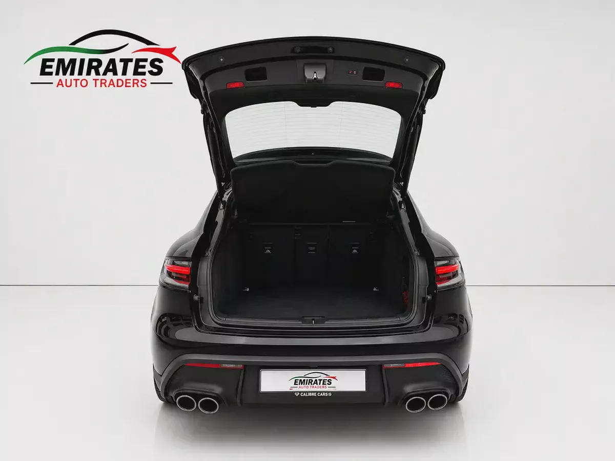 2022 Porsche Macan T-6-6