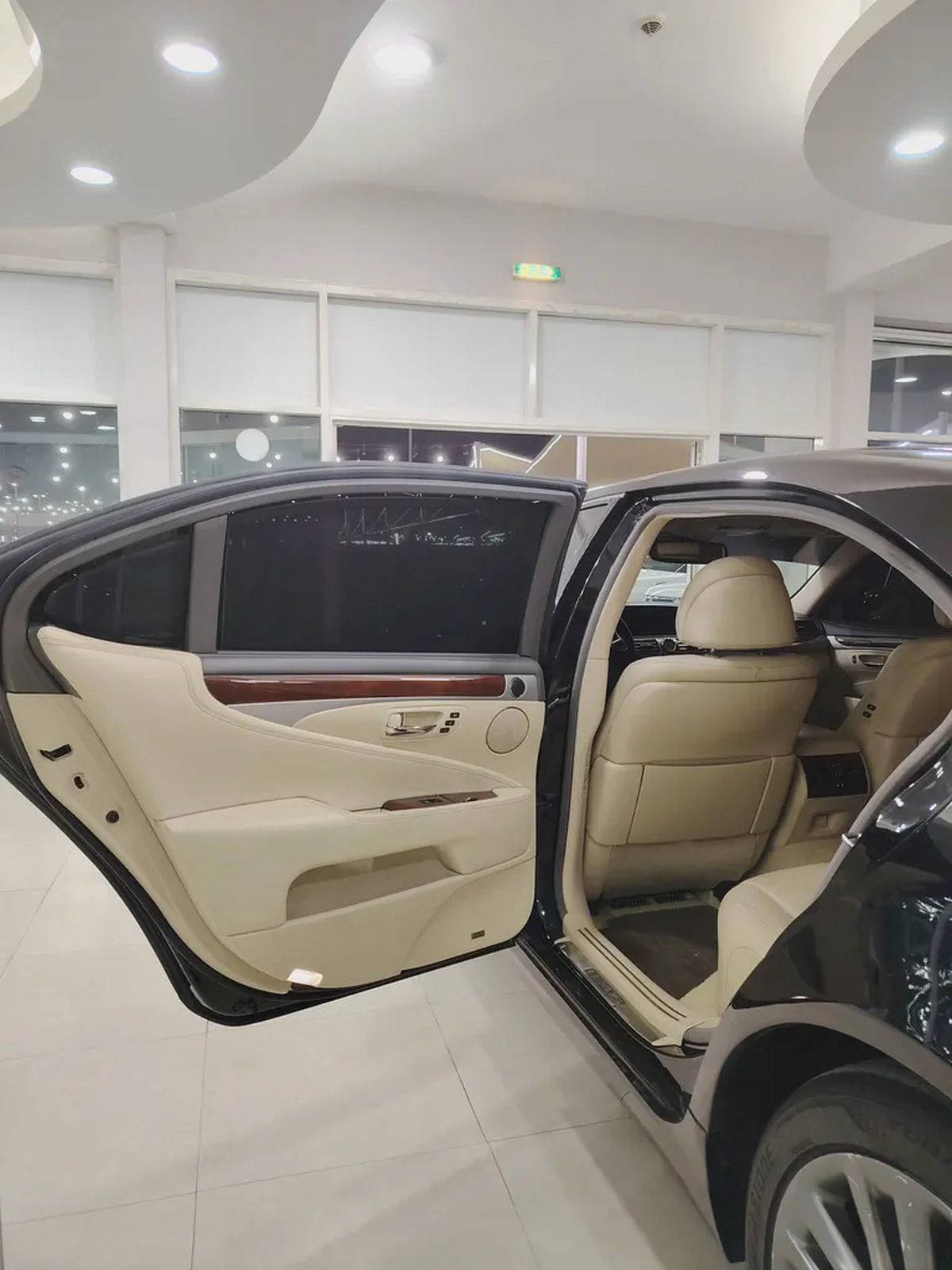 Lexus LS 460L 2015 USA Specifications