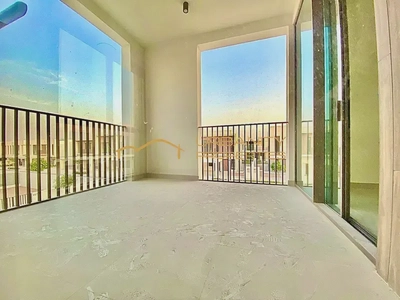 Elegant 4-Bedroom Corner Villa Orania| Prime Location | AED 200,000 Annual Rent-2