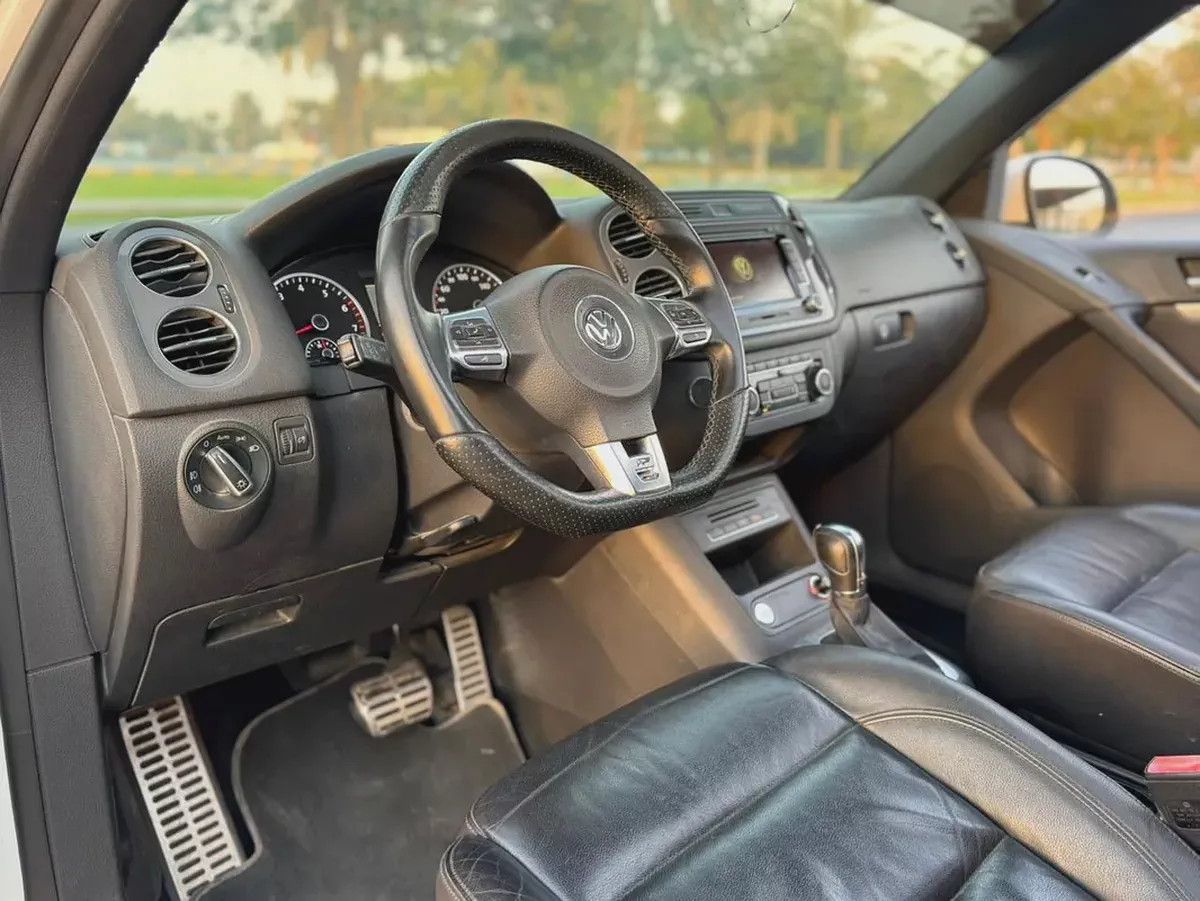 VOLKSWAGEN TIGUAN MODEL 2015 GCC SPACE FULL OPTION-14-14