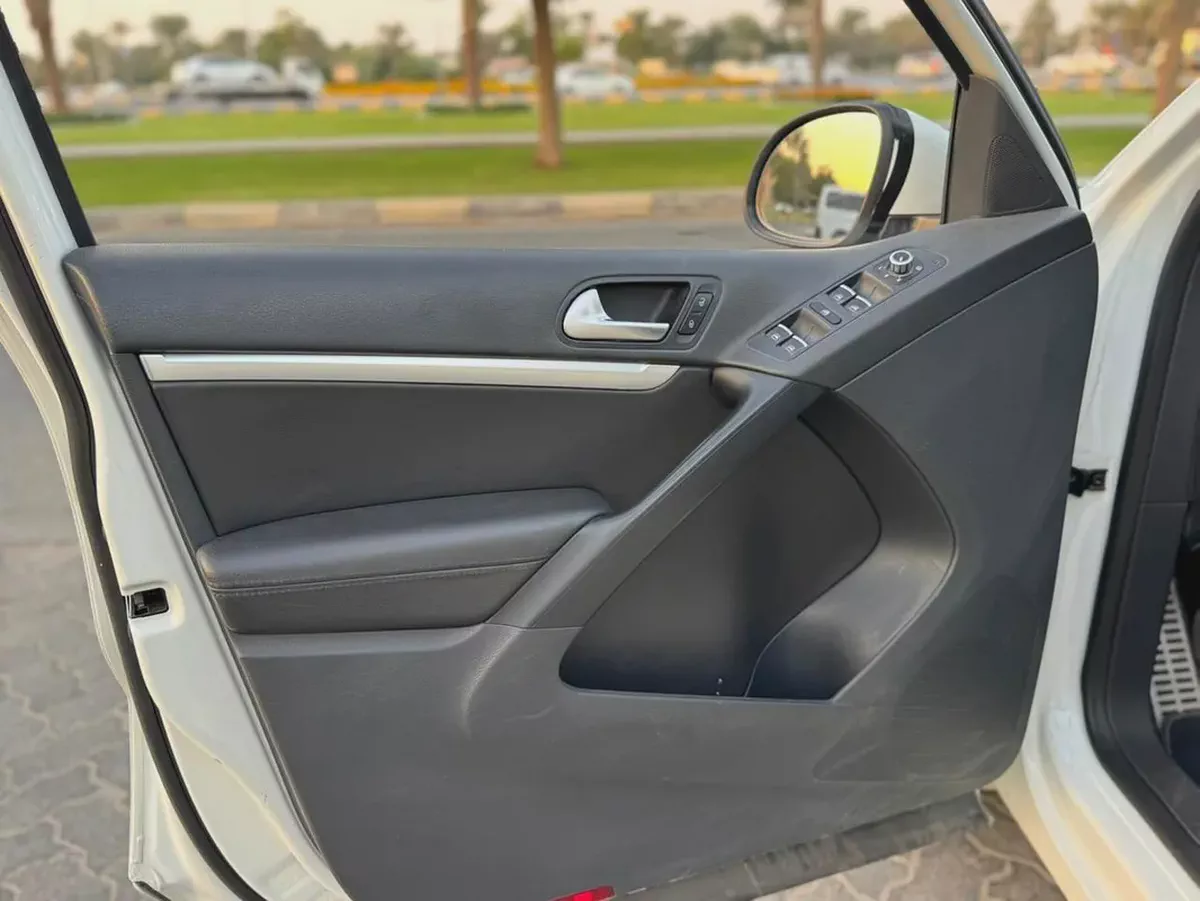 VOLKSWAGEN TIGUAN MODEL 2015 GCC SPACE FULL OPTION-15-15